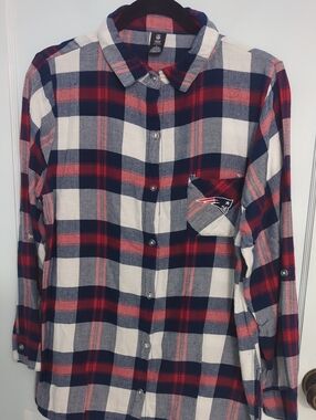 NFL Women's Size L Patriots Red Navy White Plaid Button-Down